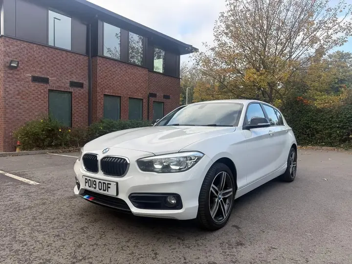 BMW 1 Series 2019 photo 3