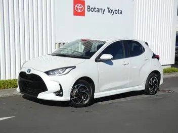 Toyota Yaris 2023 photo 2