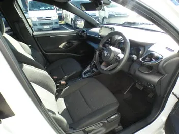 Toyota Yaris 2023 photo 4