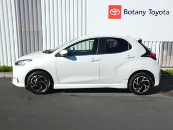Toyota Yaris 2023 photo 3
