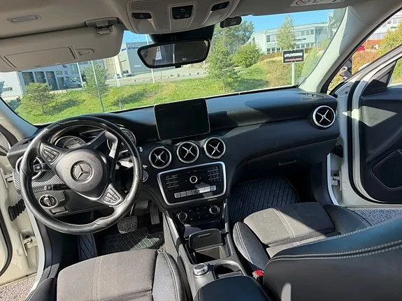 Mercedes-Benz A180 2018 photo 5