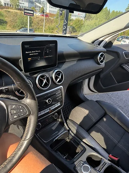 Mercedes-Benz A180 2018 photo 4