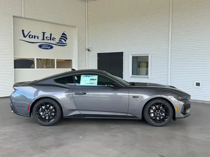 Ford Mustang 2026 photo 3