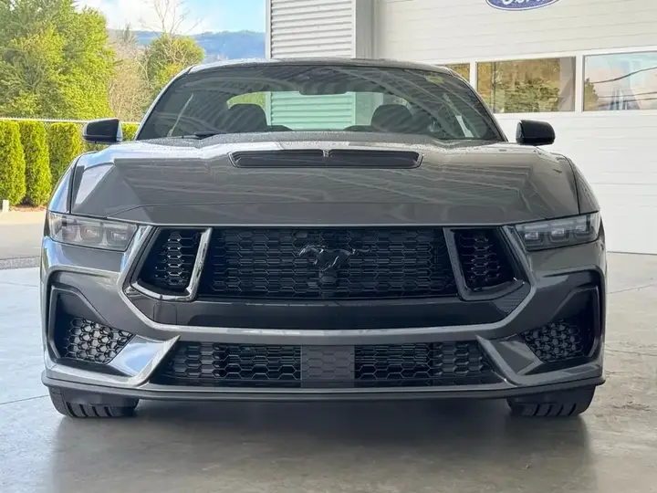Ford Mustang 2026 photo 2