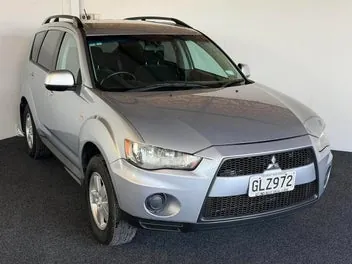 Mitsubishi Outlander 2012 photo 2