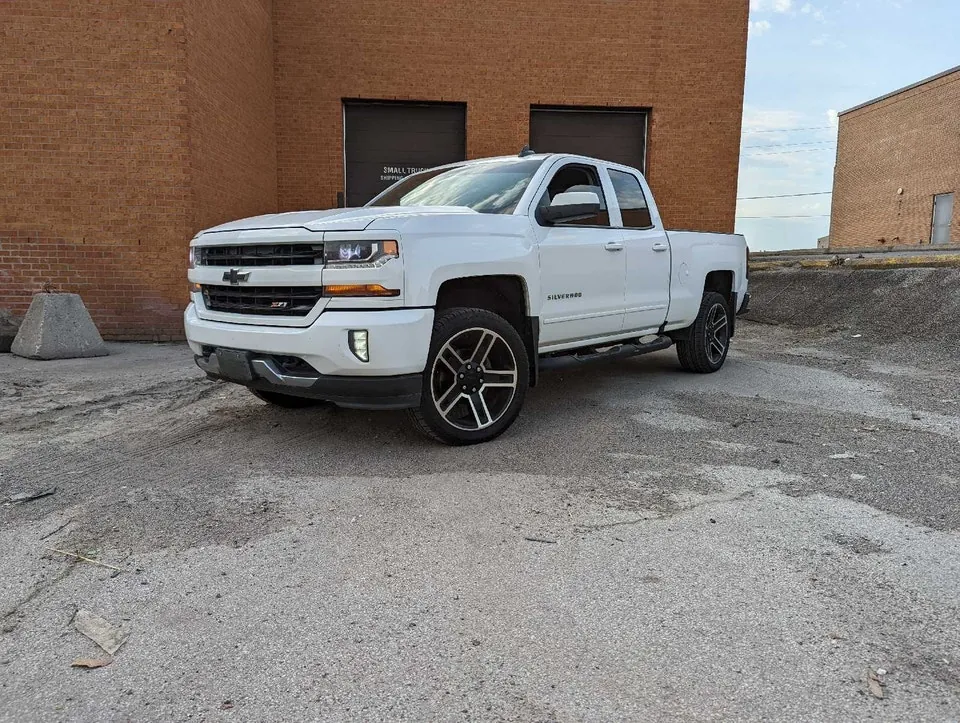Chevrolet Silverado 1500 2017 photo 2