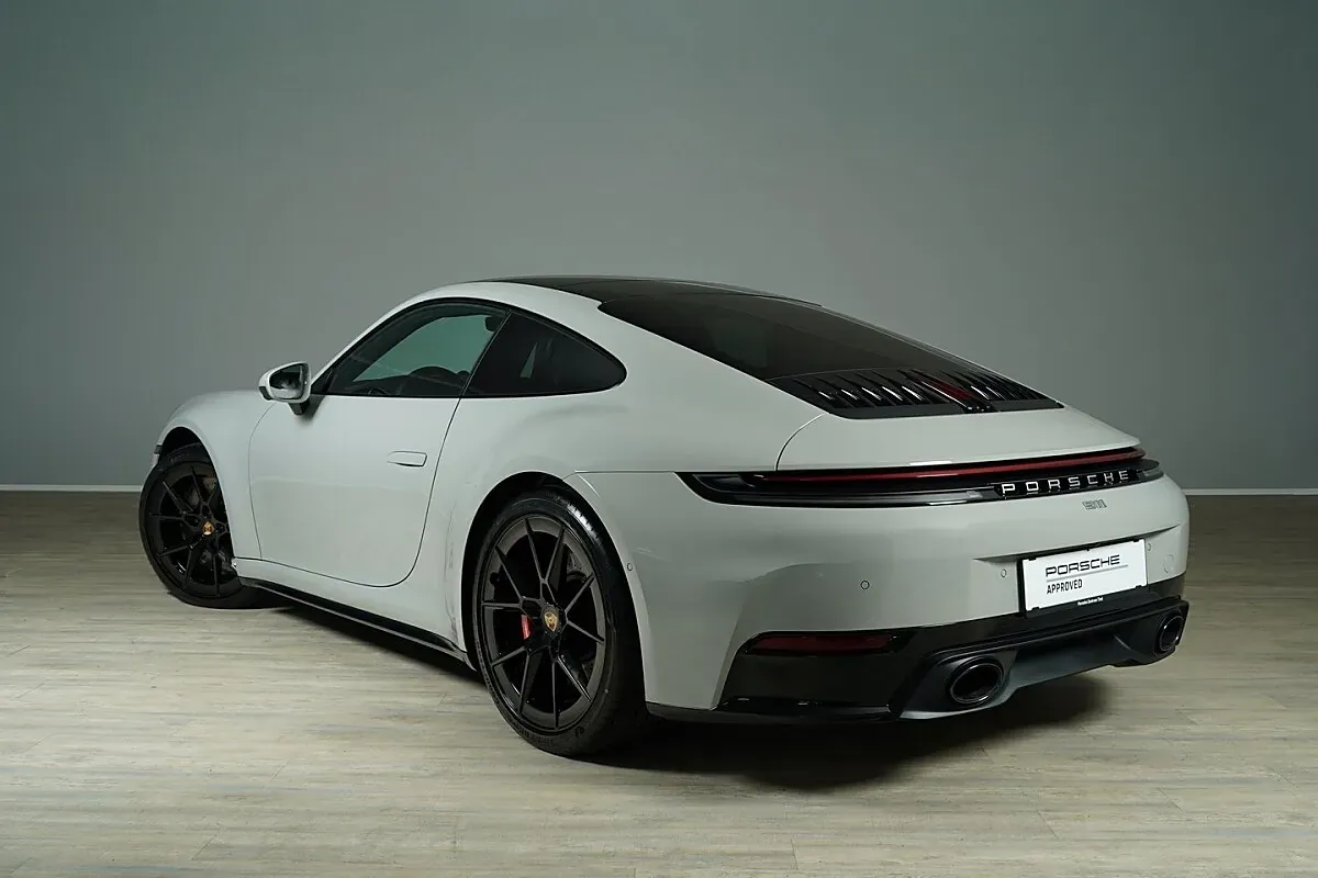 Porsche 911 2025 photo 3