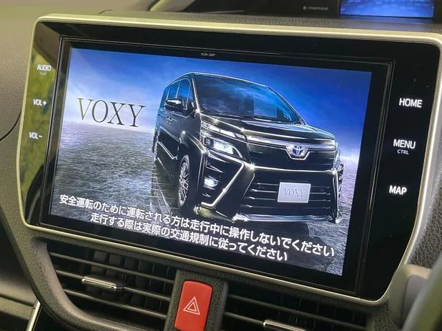 Toyota Voxy 2021 photo 3