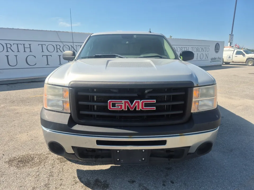 GMC Sierra 1500 2011 photo 2