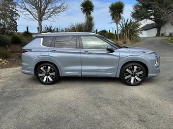 Mitsubishi Outlander 2026 photo 5