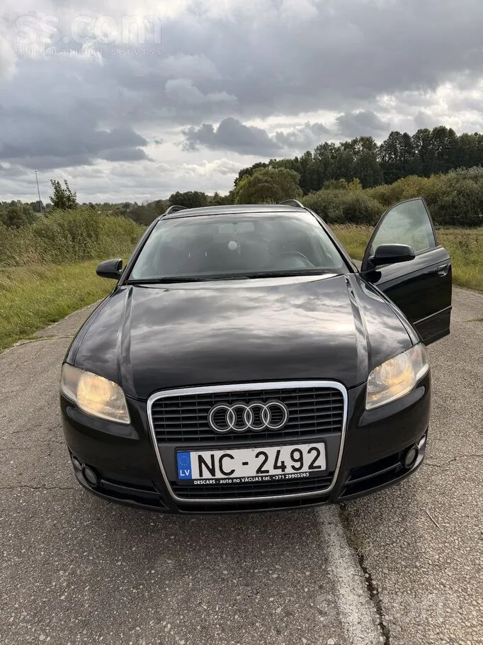 Audi A4 2005 photo 2