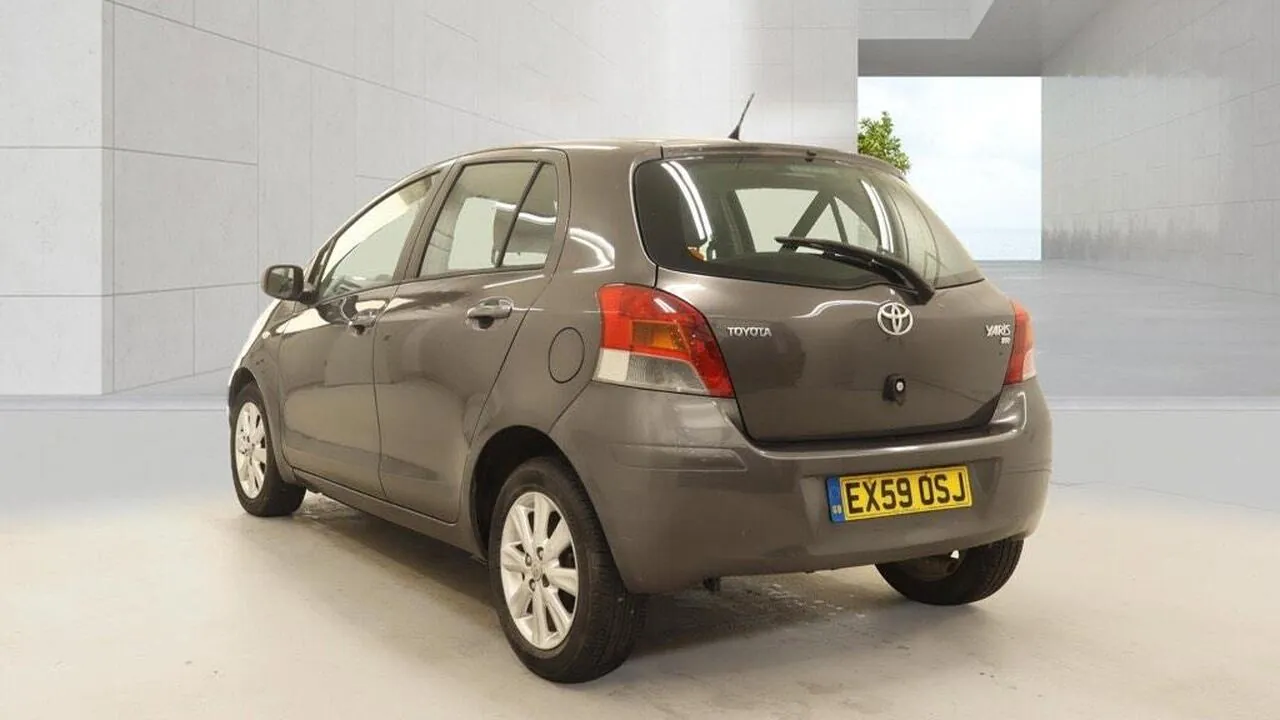 Toyota Yaris 2009 photo 2