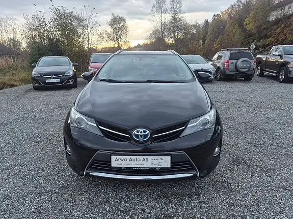 Toyota Auris 2015 photo 2