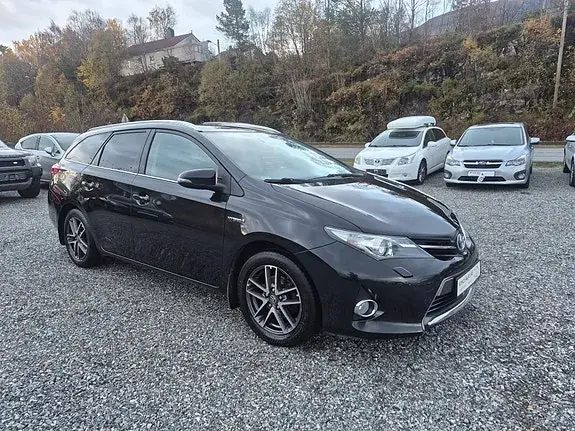 Toyota Auris 2015 photo 3