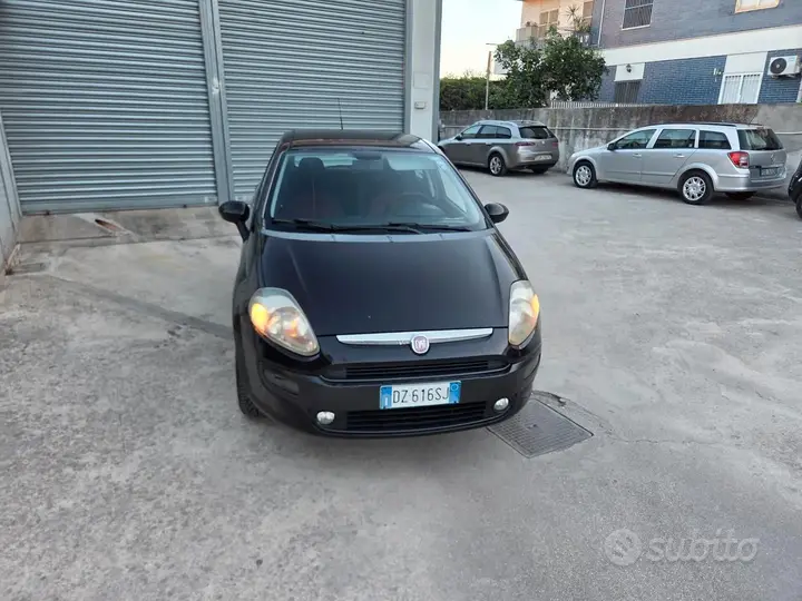 Fiat Punto Evo 2009 photo 2
