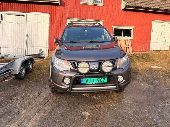 Mitsubishi L200 2017 photo 2