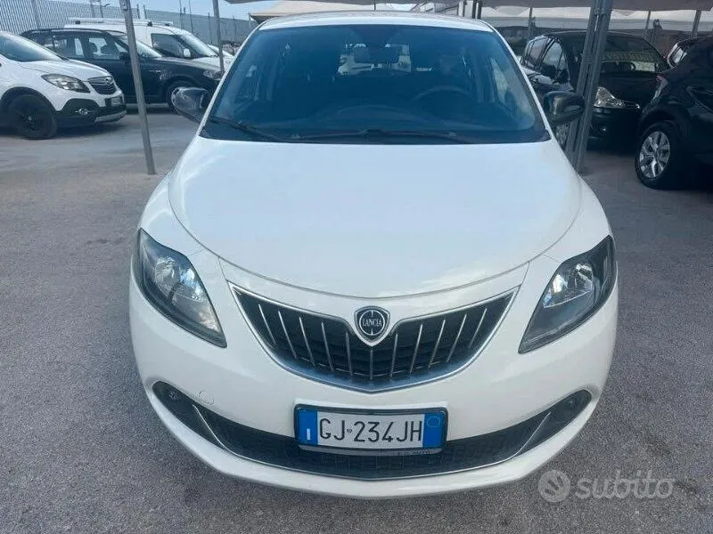 Lancia Ypsilon