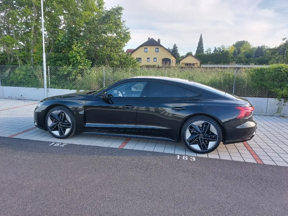 Audi E-Tron Gt 2022 photo 2