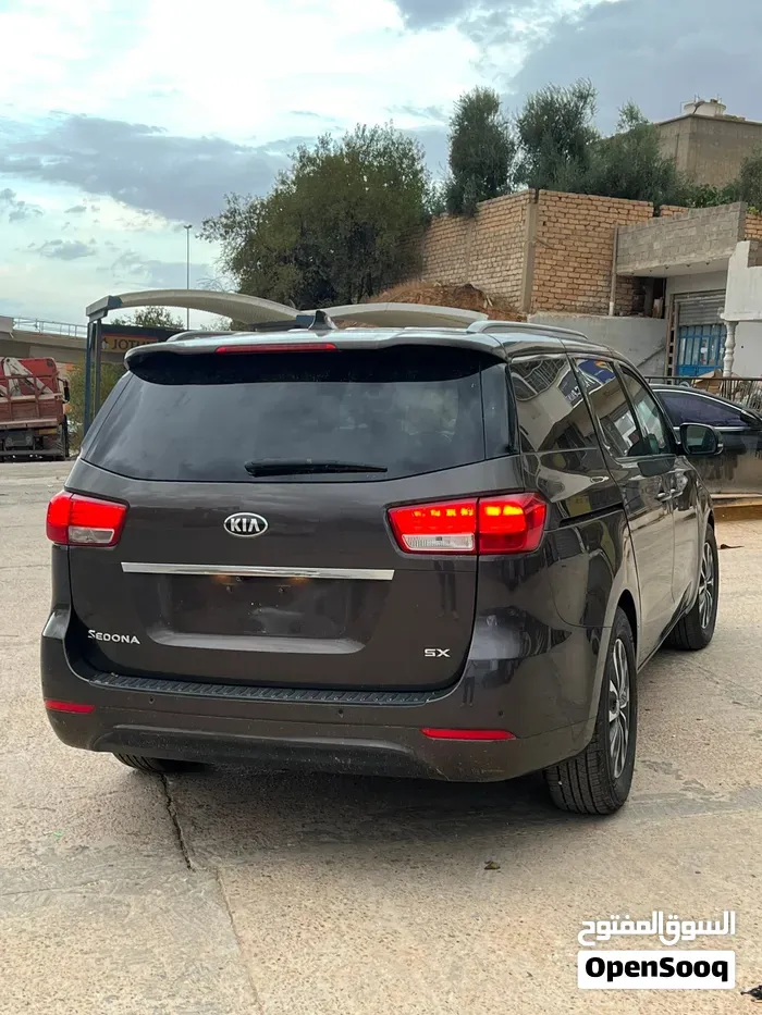 Kia Sedona 2018 photo 4
