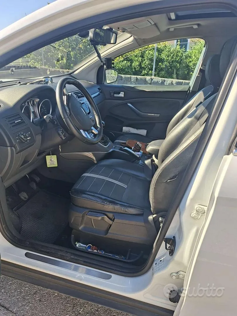 Ford Kuga 2010 photo 4