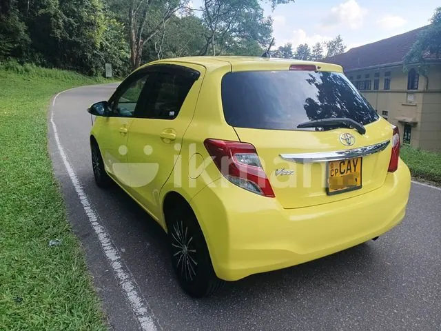 Toyota Vitz 2015 photo 5