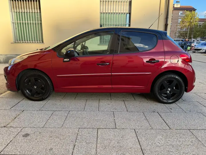 Peugeot 207 2010 photo 5