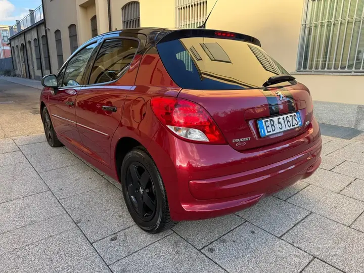 Peugeot 207 2010 photo 3