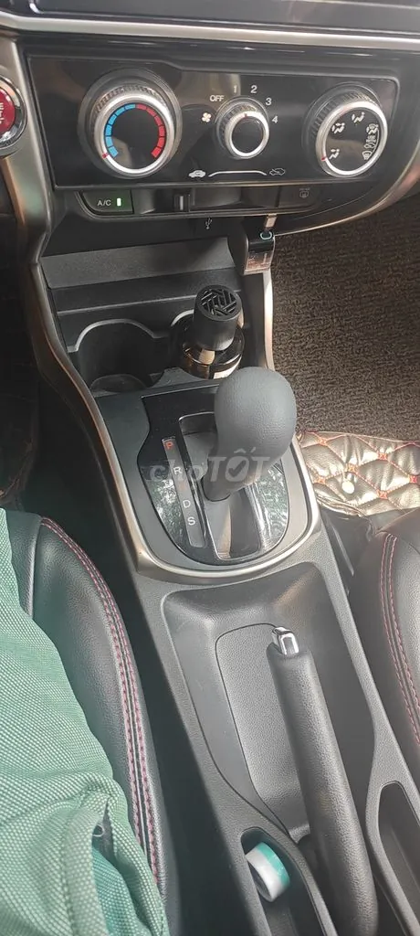 Honda City 2016 photo 2