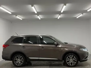 Mitsubishi Outlander 2016 photo 3