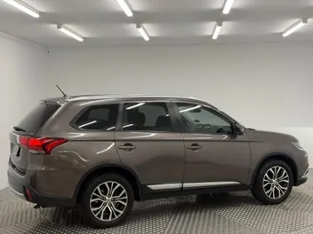 Mitsubishi Outlander 2016 photo 4