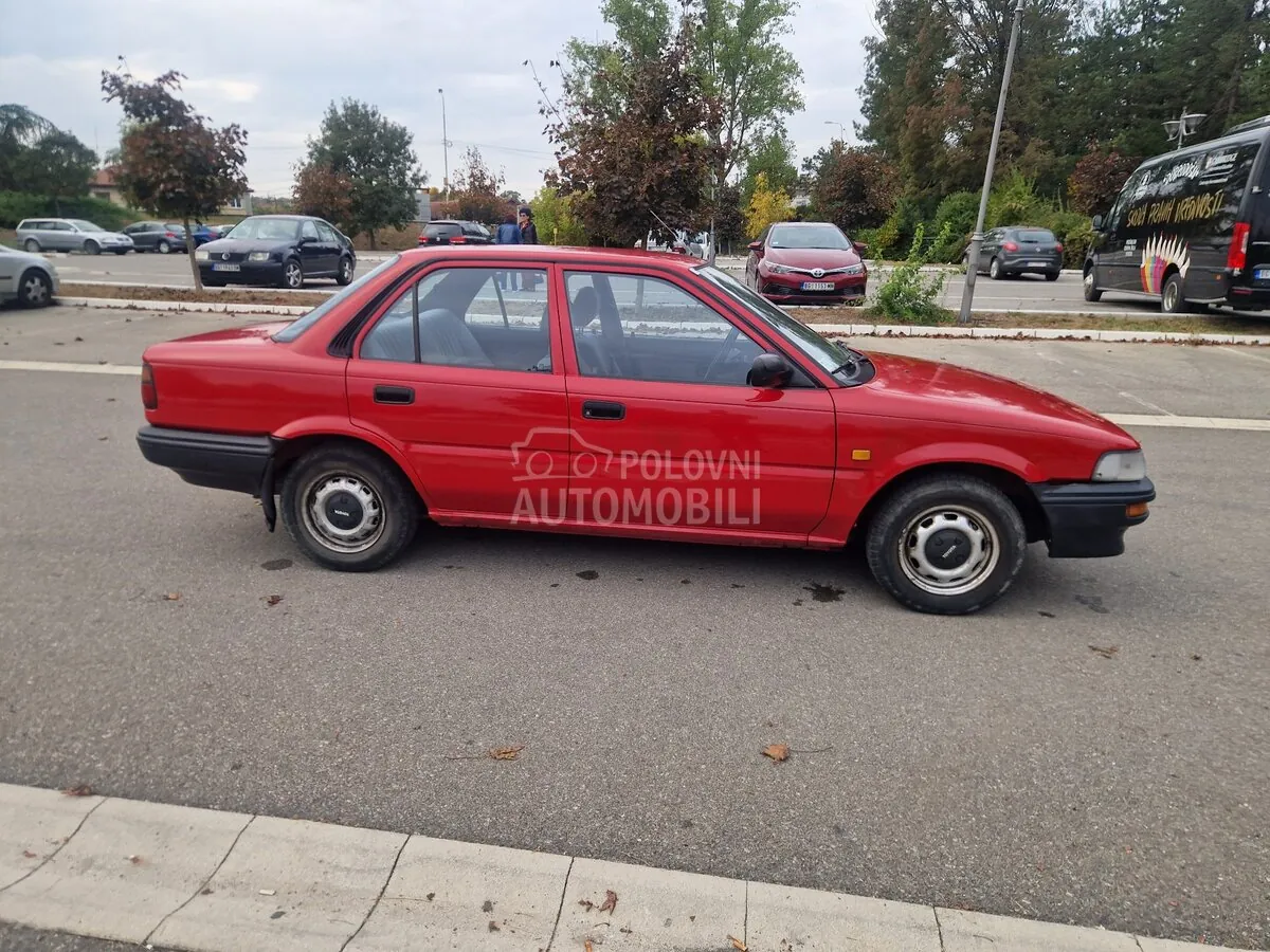 Toyota Corolla 1990 photo 3