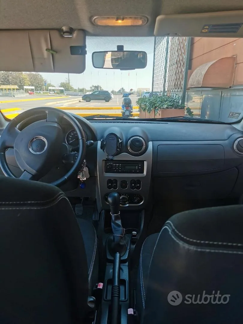 Dacia Sandero 2012 photo 4