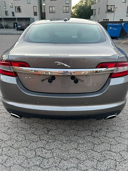 Jaguar Xf 2010 photo 2