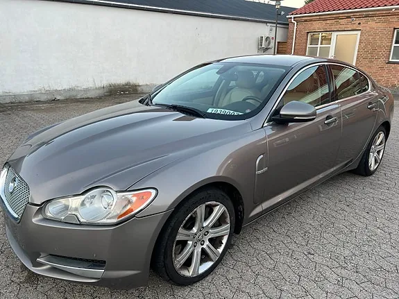 Jaguar Xf 2010 photo 4