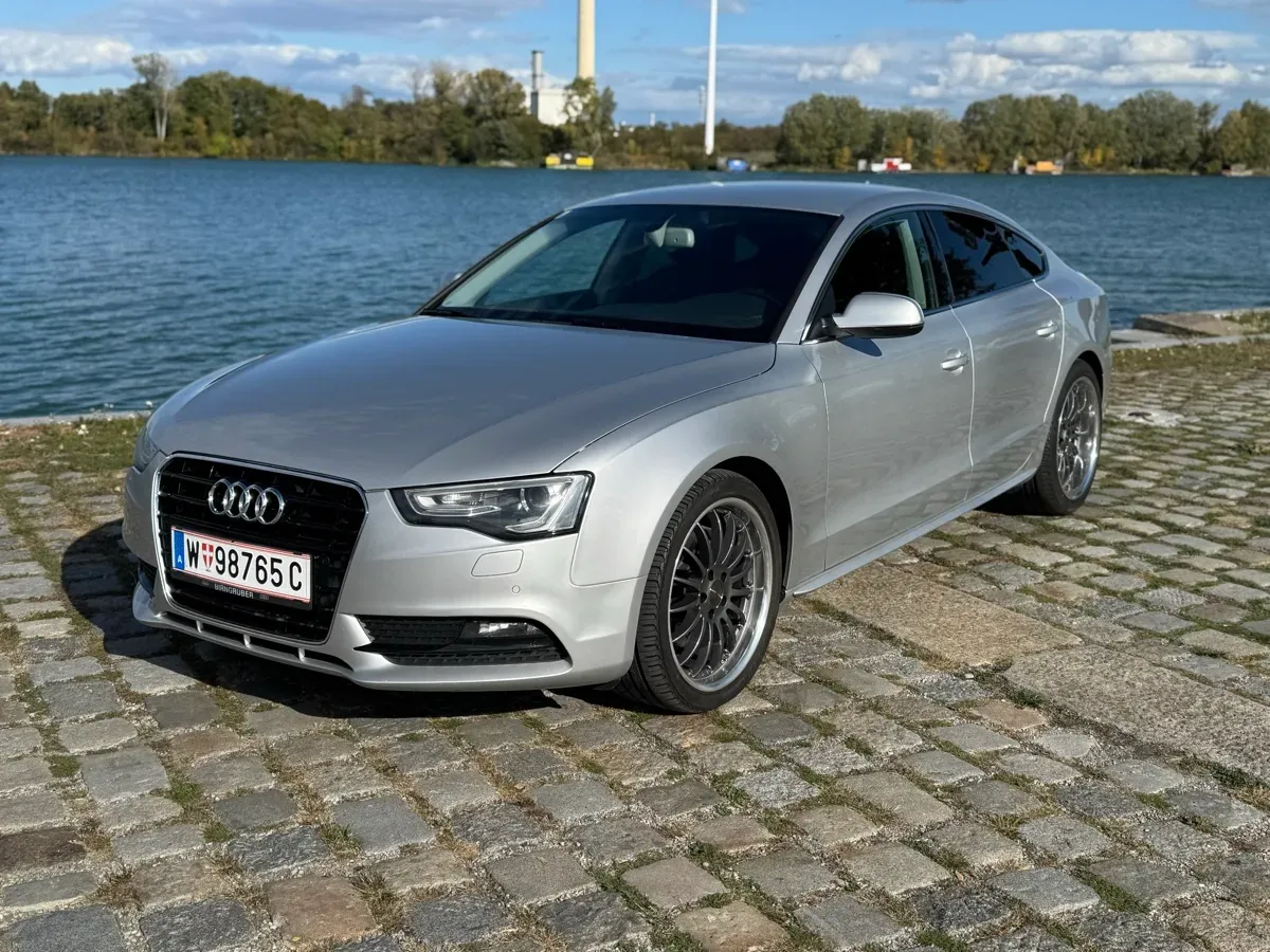 Audi A5 2012 photo 2