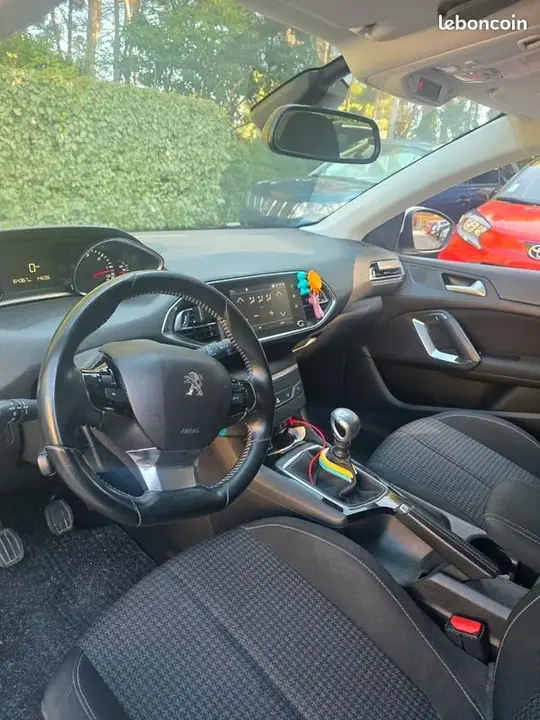 Peugeot 308 2019 photo 3