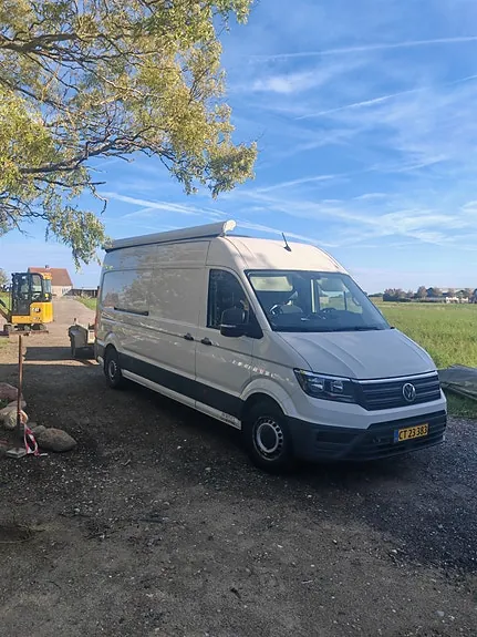 Volkswagen Crafter 35 2018 photo 2
