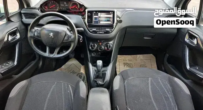 Peugeot 208 2016 photo 3
