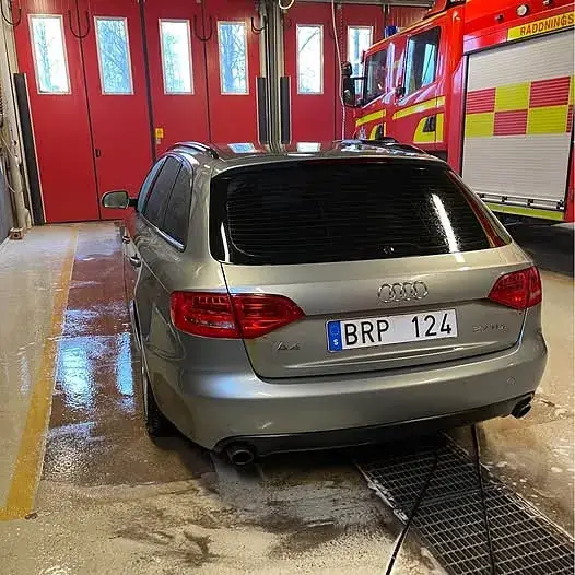 Audi A4 2010 photo 3