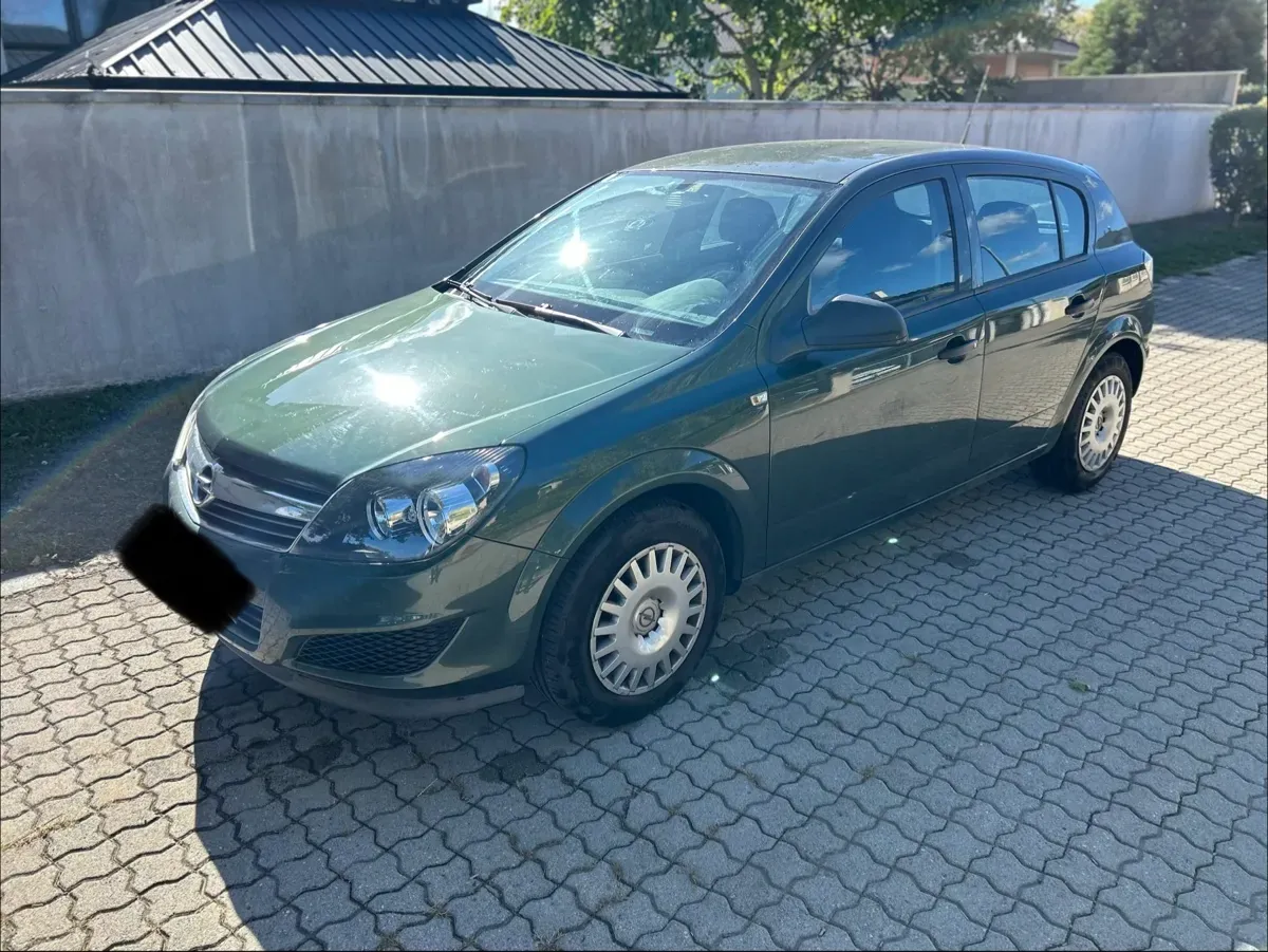 Opel Astra 2009 photo 3