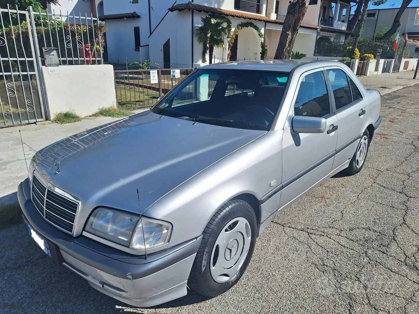 Mercedes-Benz C 180 Classic 1998 photo 2