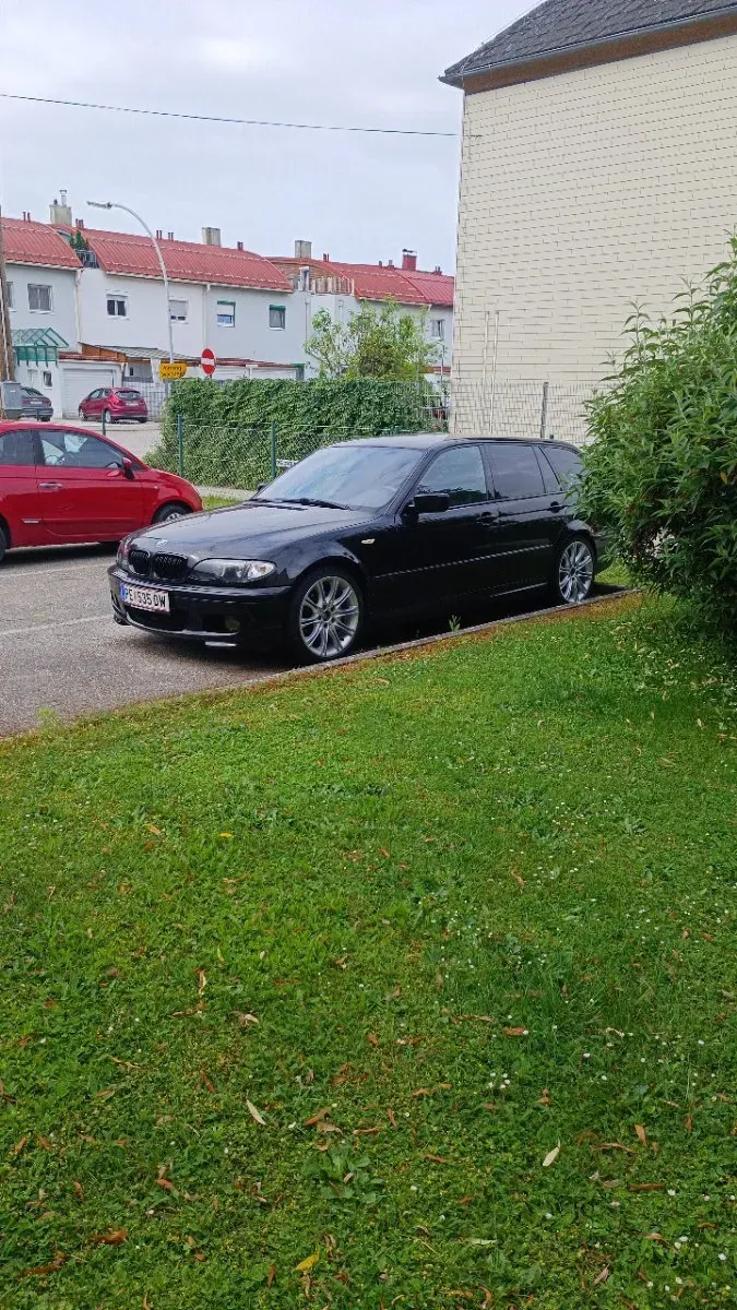 BMW 3 Series 2004 photo 2