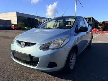 Mazda 2 2010 photo 2