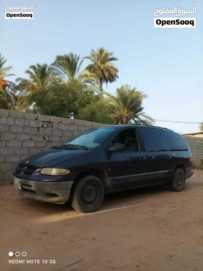 Chrysler Voyager 1998 photo 2