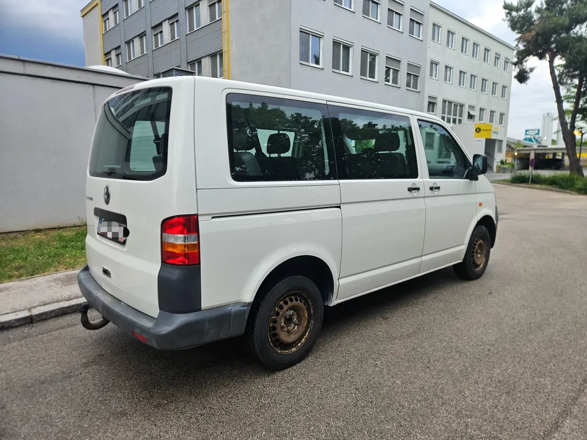 Volkswagen T5 2006 photo 3