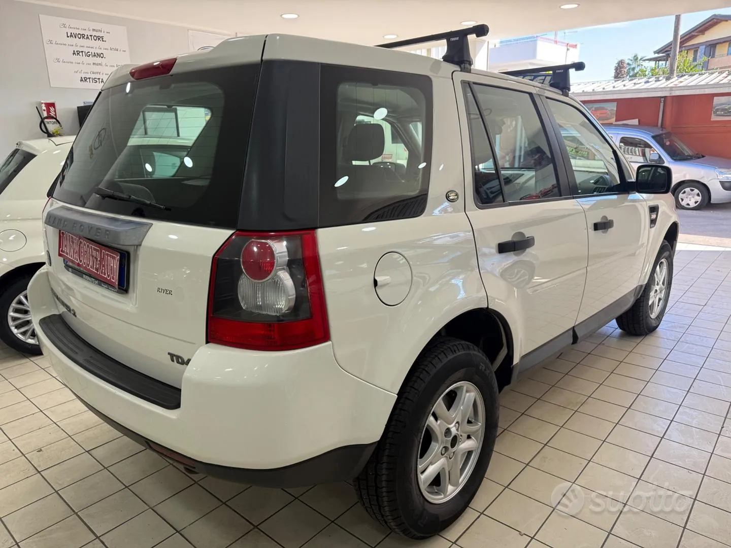 Land Rover Freelander 2009 photo 3