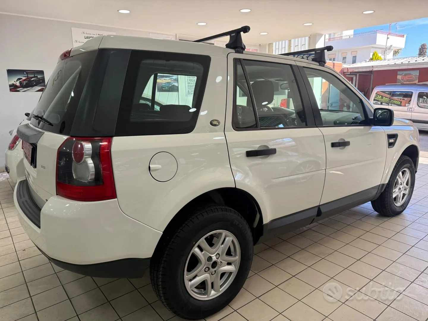 Land Rover Freelander 2009 photo 4