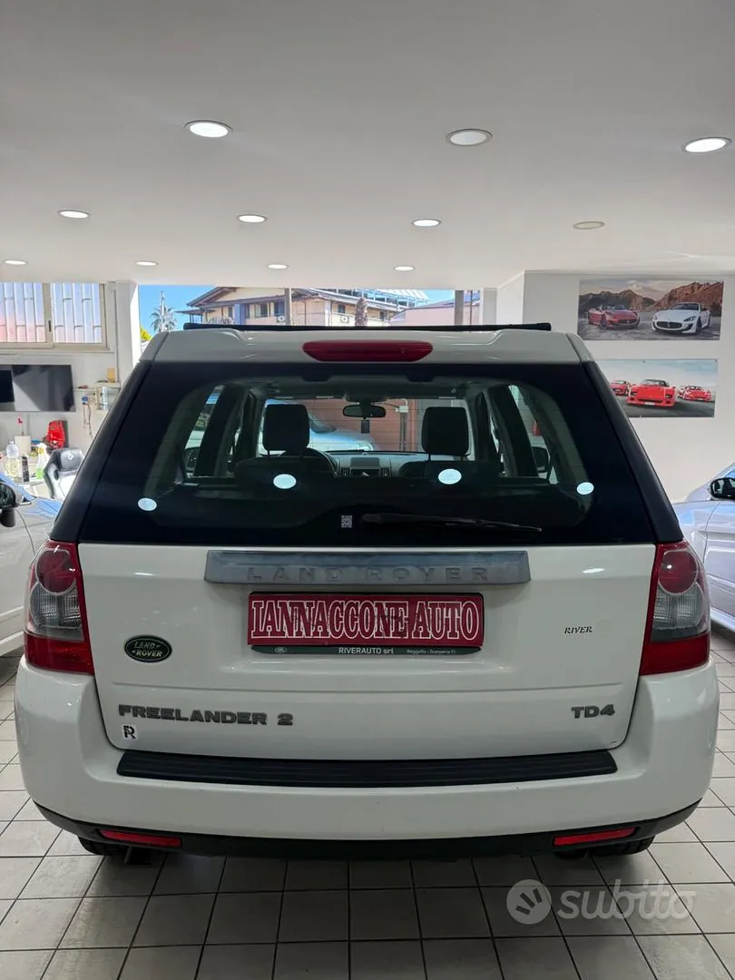 Land Rover Freelander 2009 photo 5