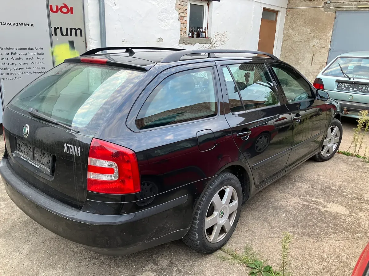 Skoda Octavia 2005 photo 2