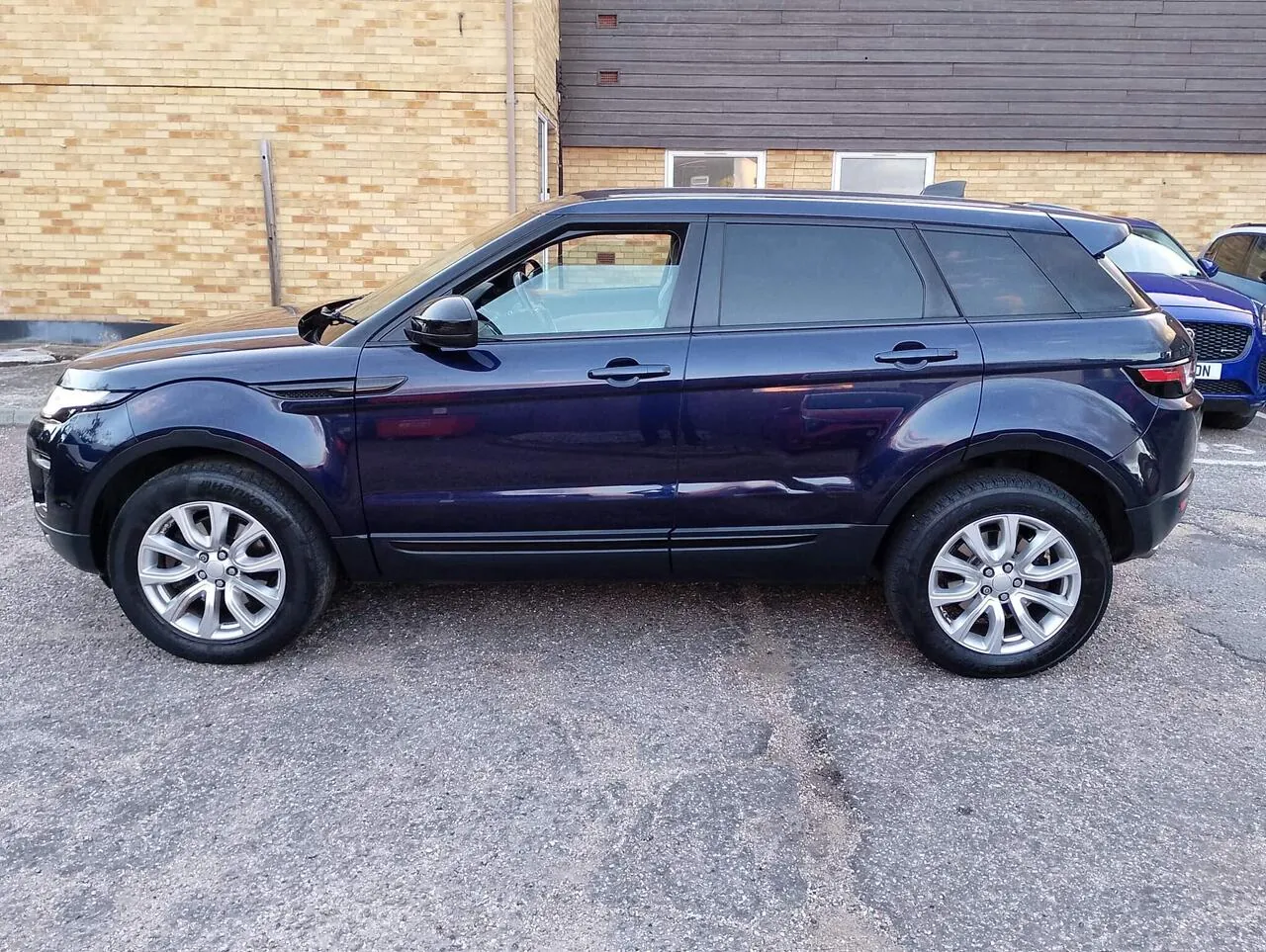 Land Rover Range Rover Evoque 2017 photo 4